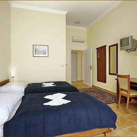 Budapest City Central 3*